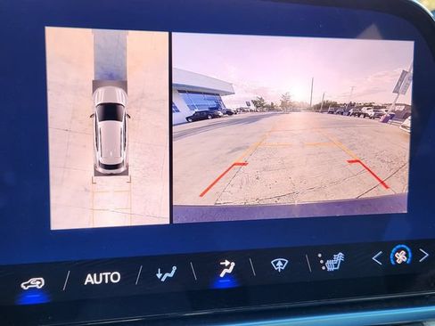 Certified 2024 Chevrolet Equinox EV LT FWD image 18