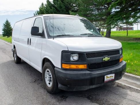 Used 2017 Chevrolet Express 3500 Extended image 8