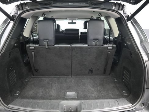 Used 2019 Nissan Pathfinder SL AWD/4WD image 14