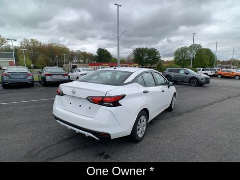 Used 2025 Nissan Versa S FWD image 3