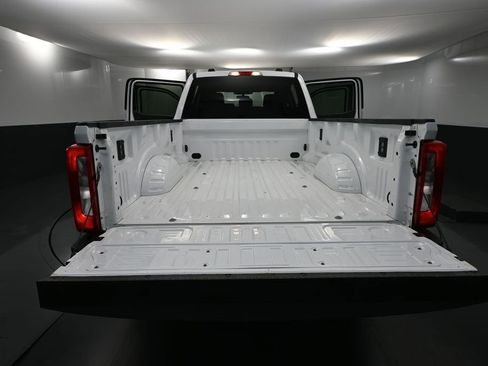 Used 2024 Ford F350 XLT w/ FX4 Off-Road Package AWD/4WD image 36