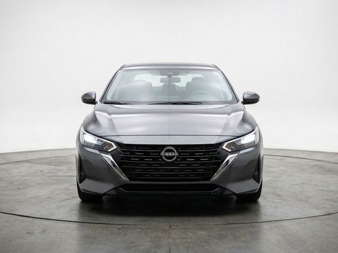 Used 2025 Nissan Sentra SV image 2