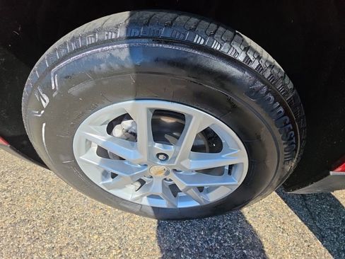 Used 2023 Chevrolet Equinox LT image 35