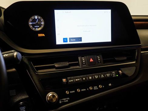 Used 2024 Lexus ES 350 w/ Premium Package FWD image 21