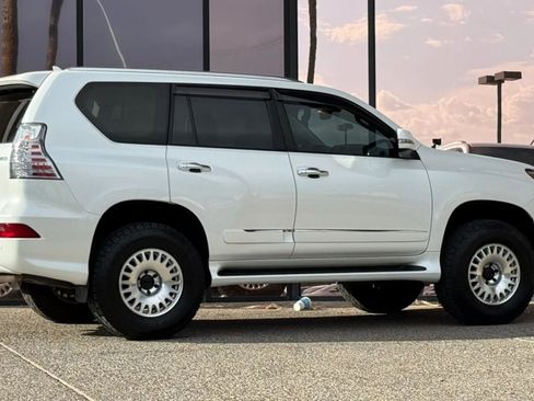 Used 2014 Lexus GX 460 w/ Premium Package AWD/4WD image 13