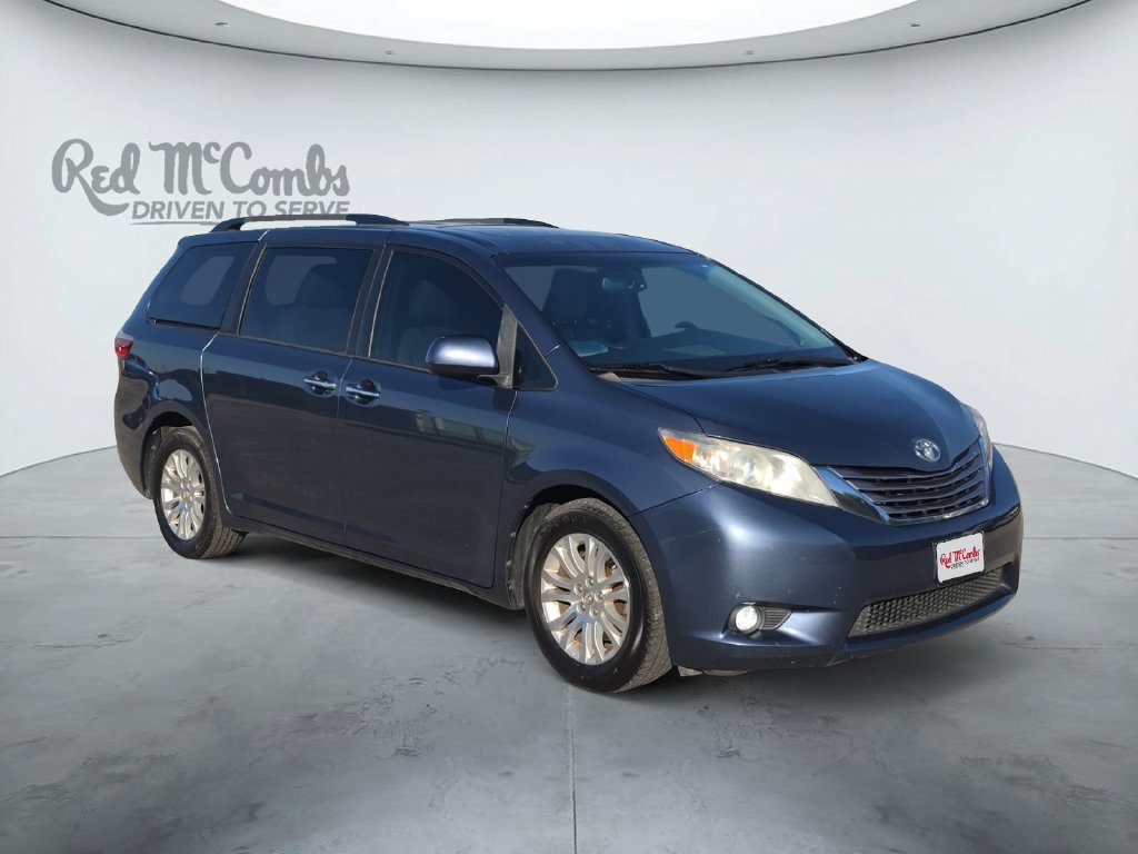 Used 2017 Toyota Sienna XLE FWD image 7