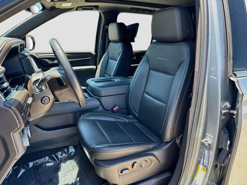 Used 2024 GMC Yukon Denali w/ Denali Reserve Package RWD image 16