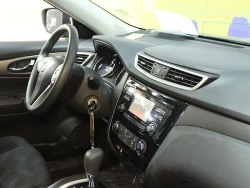 Used 2016 Nissan Rogue S FWD image 10