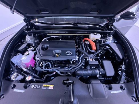 Used 2026 Toyota Crown XLE AWD/4WD image 3