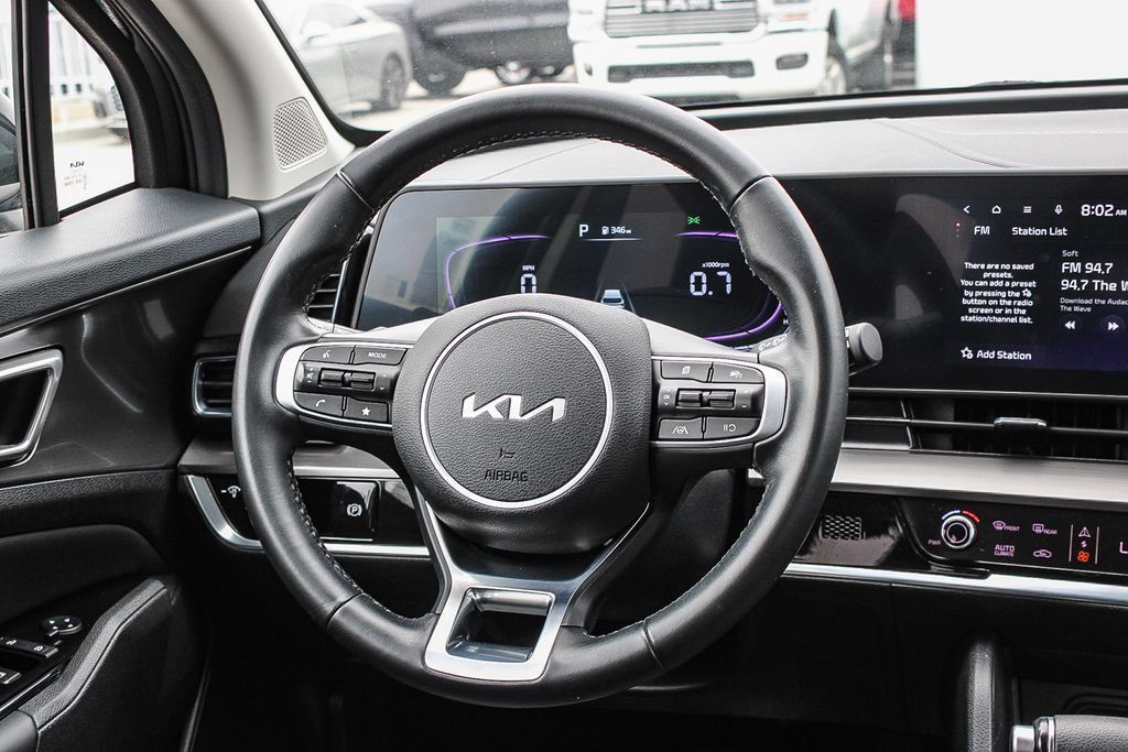 Used 2025 Kia Sportage EX FWD image 16