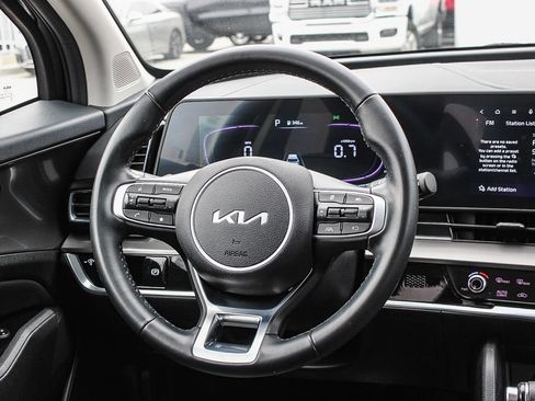 Used 2025 Kia Sportage EX FWD image 16