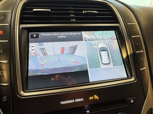 Used 2017 Lincoln MKX Reserve w/ Luxury Package image 25