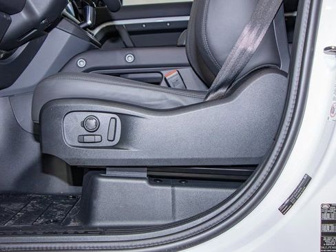 Used 2025 Land Rover Defender 110 S image 15