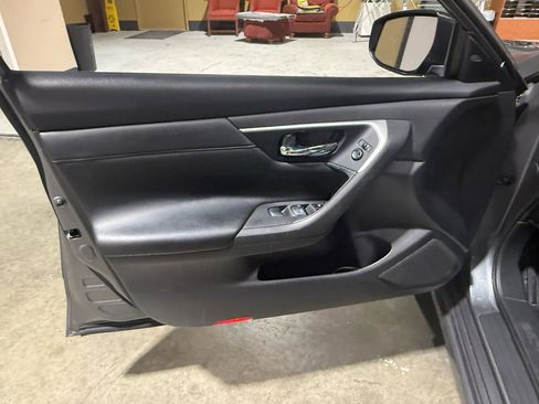 Used 2016 Nissan Altima 2.5 SL w/ 2.5 Technology w/LED Package image 17