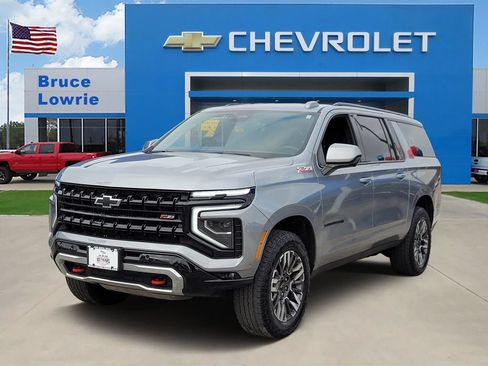 Used 2025 Chevrolet Suburban Z71 AWD/4WD image 1
