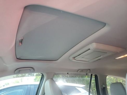 Used 2016 Honda Pilot Touring image 4