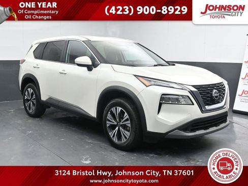 Used 2023 Nissan Rogue SV image 1