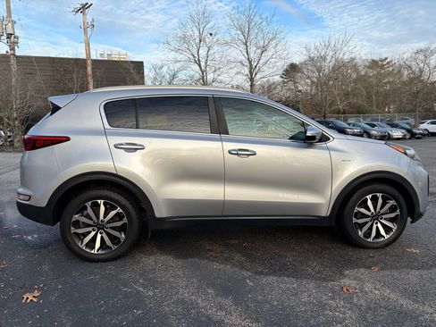 Used 2017 Kia Sportage EX w/ EX Technology Package AWD/4WD image 4