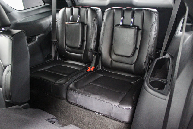 Certified 2018 Ford Explorer XLT w/ Equipment Group 202A FWD image 13
