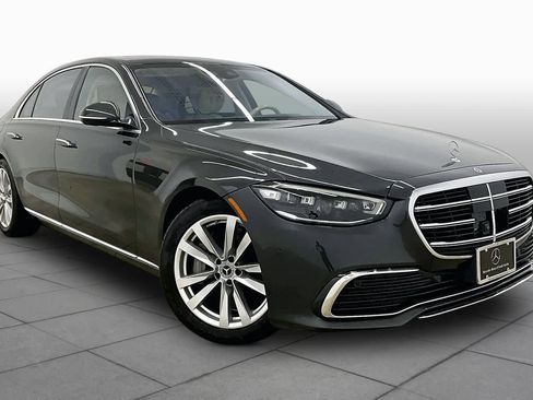 Used 2022 Mercedes-Benz S 500 4MATIC image 3