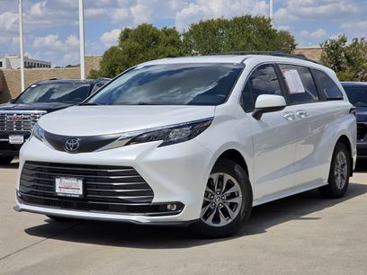 Certified 2026 Toyota Sienna XLE