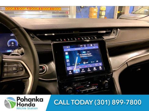 Used 2023 Jeep Grand Cherokee L Laredo w/ Luxury Tech Group I image 5