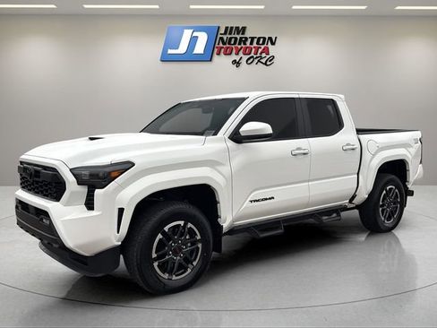 Used 2024 Toyota Tacoma TRD Sport AWD/4WD image 1