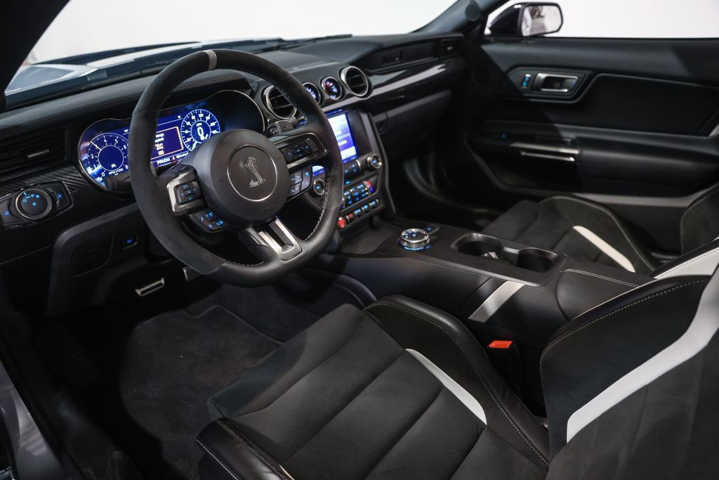 Used 2020 Ford Mustang Shelby GT500 w/ Carbon Fiber Track Pack RWD image 27