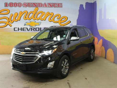 Used 2019 Chevrolet Equinox Premier FWD image 2