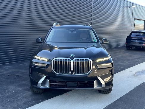 Used 2023 BMW X7 xDrive40i w/ Executive Package image 7