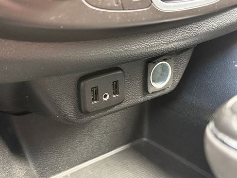 Used 2018 Chevrolet Traverse LT image 26