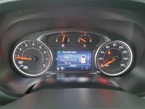 Used 2023 GMC Acadia SLE image 7