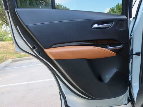Used 2023 Cadillac XT4 Sport FWD image 12