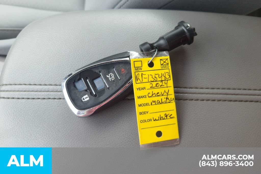 Used 2024 Chevrolet Malibu LT FWD image 36