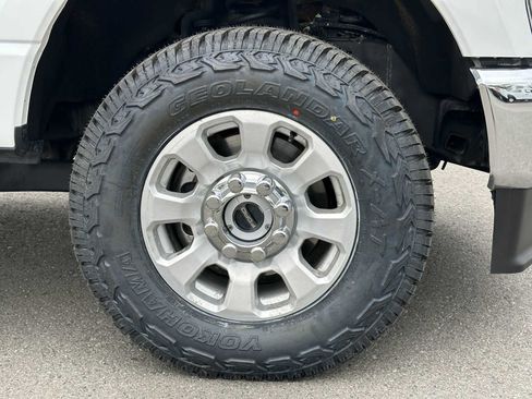 Used 2023 Ford F350 XLT w/ FX4 Off-Road Package image 9