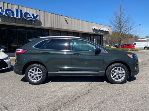 Certified 2024 Ford Edge SEL w/ Convenience Package AWD/4WD image 3