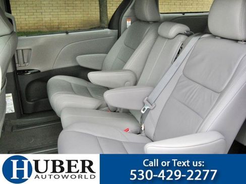 Used 2017 Toyota Sienna XLE Premium FWD image 10