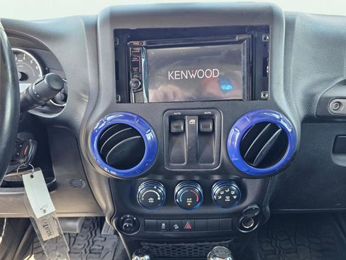 Used 2017 Jeep Wrangler Sport AWD/4WD image 22
