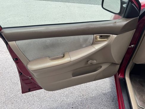 Used 2005 Toyota Corolla CE FWD image 18