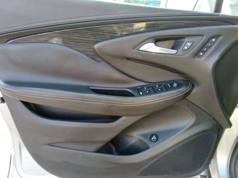 Used 2017 Buick Envision Essence FWD image 9