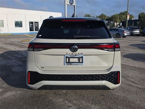 New 2026 Volkswagen Tiguan SE R-Line FWD image 3
