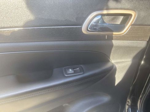 Used 2016 Jeep Grand Cherokee Laredo w/ Quick Order Package 23E image 20