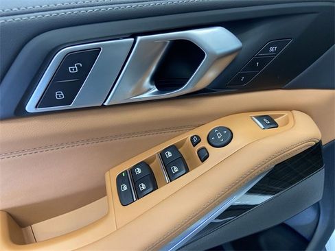 Used 2025 BMW X5 xDrive40i w/ Premium Package image 22