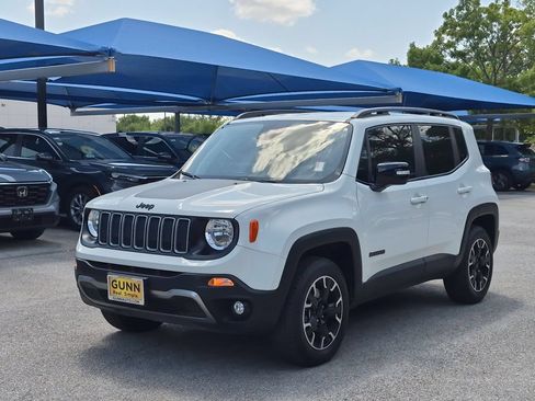 Used 2023 Jeep Renegade Latitude AWD/4WD image 7