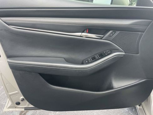 Used 2023 MAZDA MAZDA3 s FWD image 14