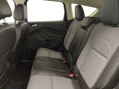 Used 2017 Ford Escape Titanium image 18