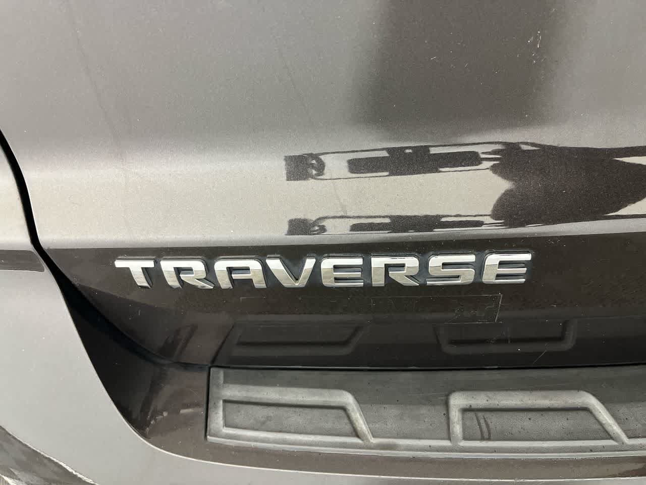Used 2017 Chevrolet Traverse LT w/ Style and Technology Package FWD image 11