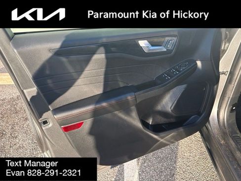 Used 2025 Ford Escape ST-Line w/ Tech Pack #1 FWD image 9