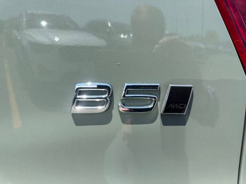 Used 2025 Volvo XC40 B5 Plus AWD/4WD image 11