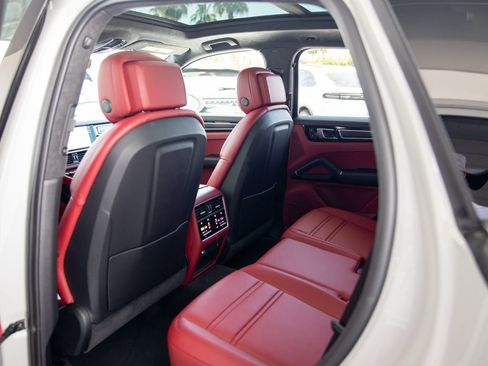 Certified 2023 Porsche Cayenne GTS AWD/4WD image 20